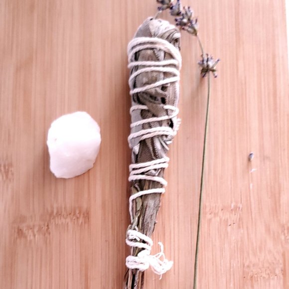 Organic White Sage + Lavender Smudge + Brazilian White Quartz Mineral Gemstone - Picture 4 of 5
